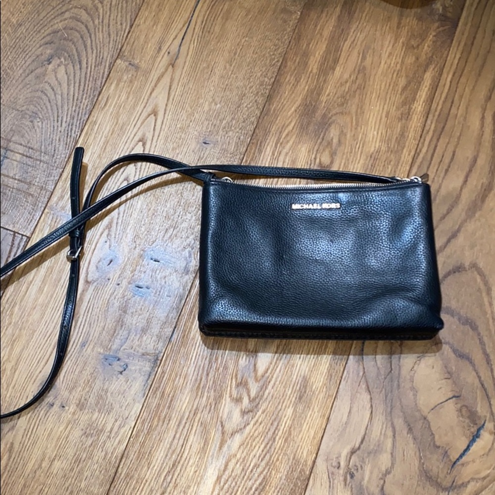 Black purse in great condition